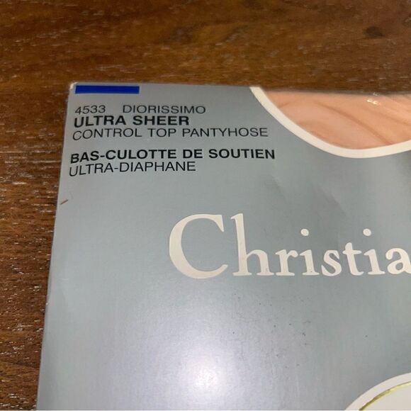 New, Christian Dior 4533 Diorissimo Ultra Sheer Control Top Pantyhose (2 pack) - Picture 2 of 8